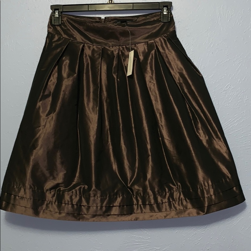 Banana Republic deep plum skirt. Has pockets!!